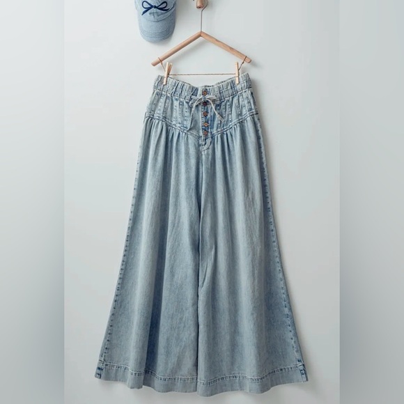 NWT Urban Daizy Pleated Wide-Leg Button Closure Jeans Light Wash Drawstring - Picture 5 of 9